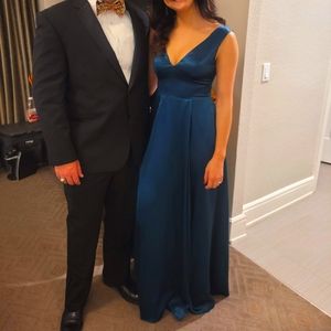 Mesmerizing emerald green silk formal dress